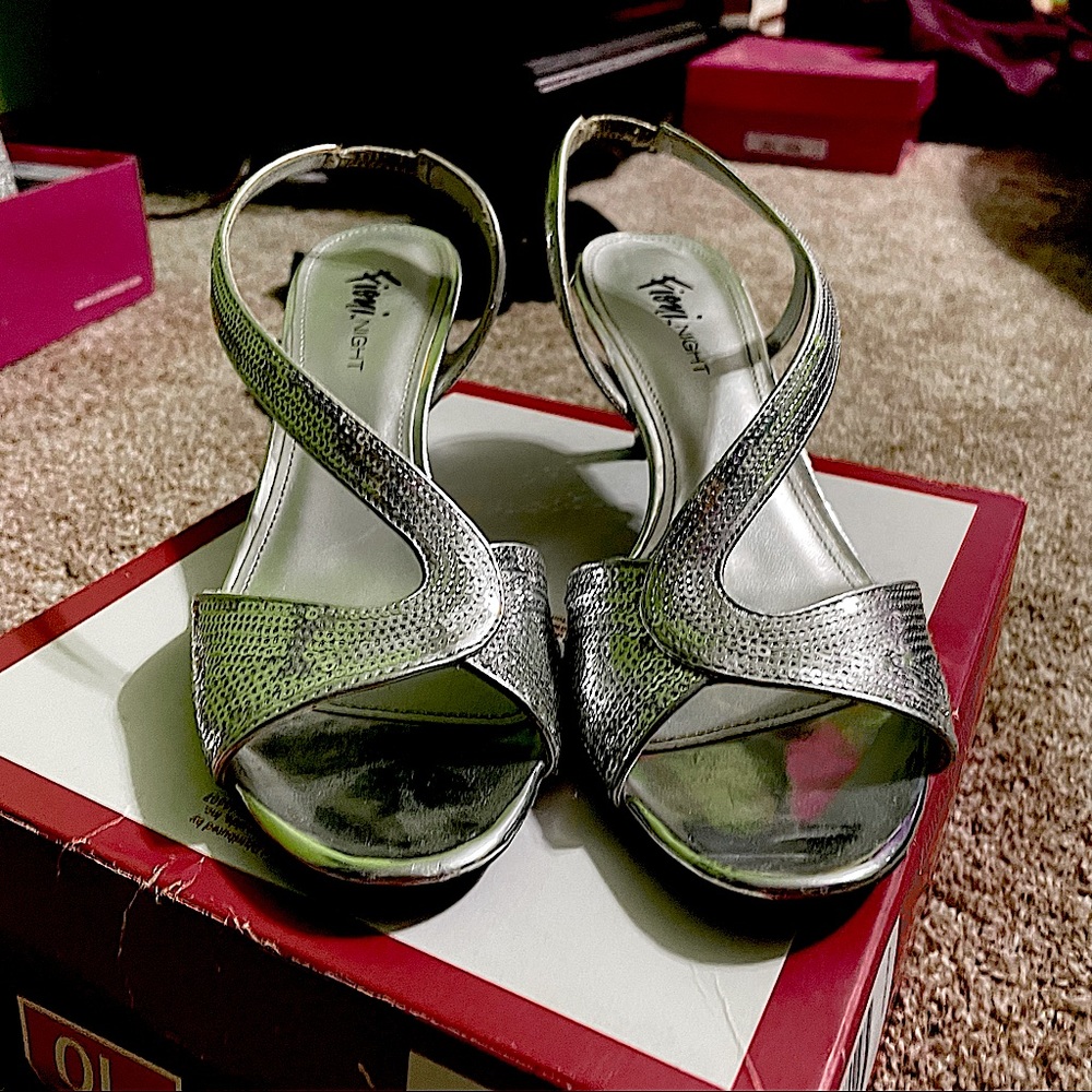 Gorgeous Silver Heels 🤍